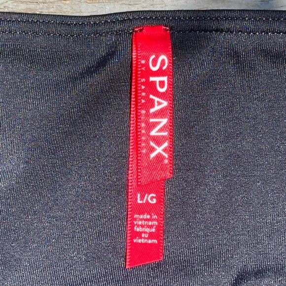 SPANX Faux Leather Leggings | Size Large | High-Waisted Shaping | Black - Picture 3 of 9